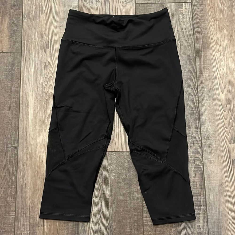 Victoria sport small knockout crop leggings